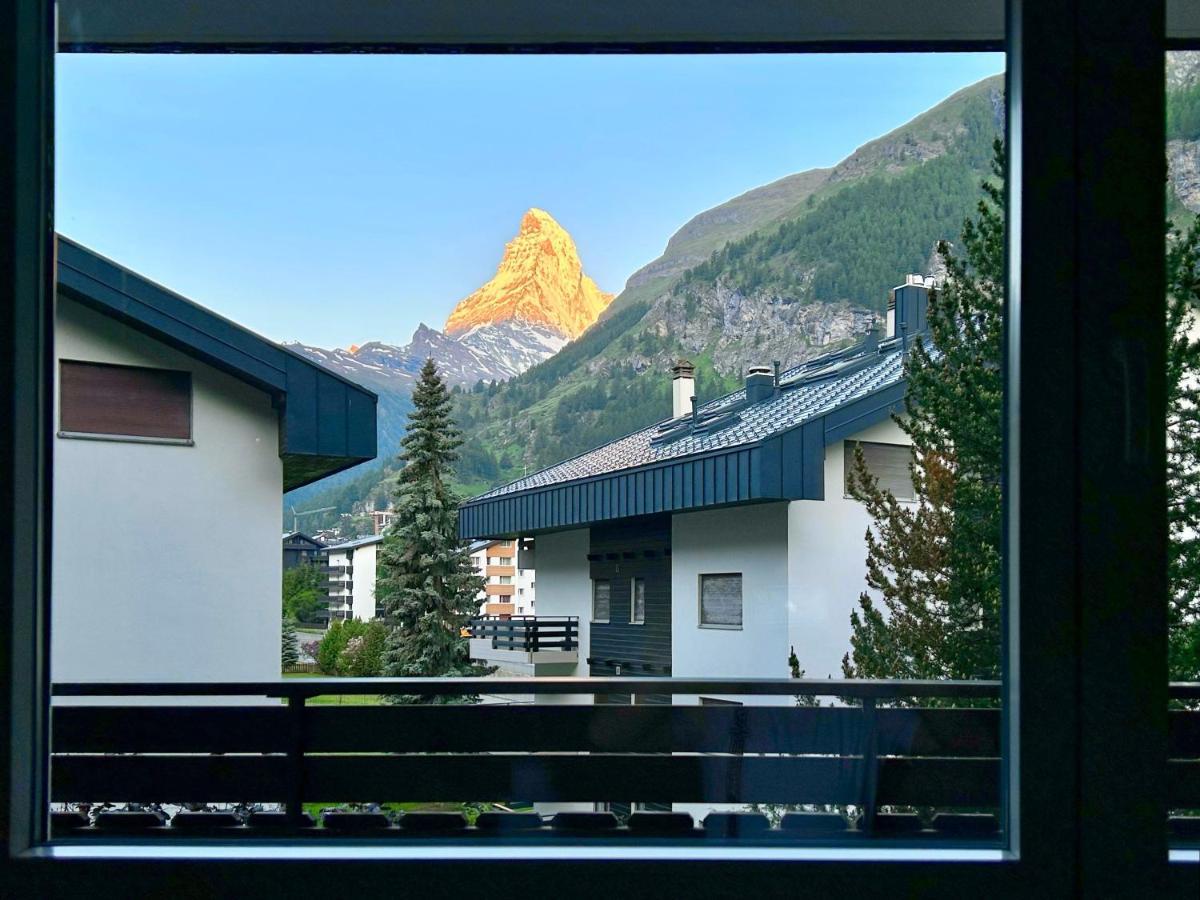 Beautiful Apartment In Zermatt With A Breathtaking View Of The Matterhorn Exterior photo